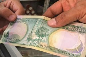  رونق خرید و فروش دینار عراقی در چذابه