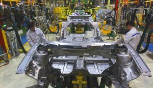  کاهش ۴۰ درصدی تولید خودرو در ایران 
